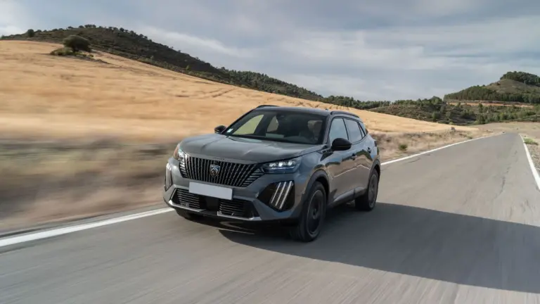 Peugeot-2008-SUV-Allure-Lesautolease